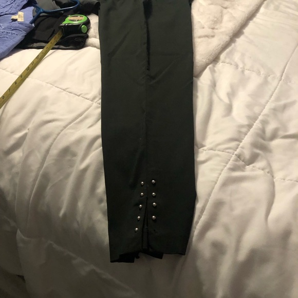 EUC Roz & Ali Solid Millennium Tummy Panel Pull On Ankle Pant w/ Rivet Trim - Picture 8 of 9